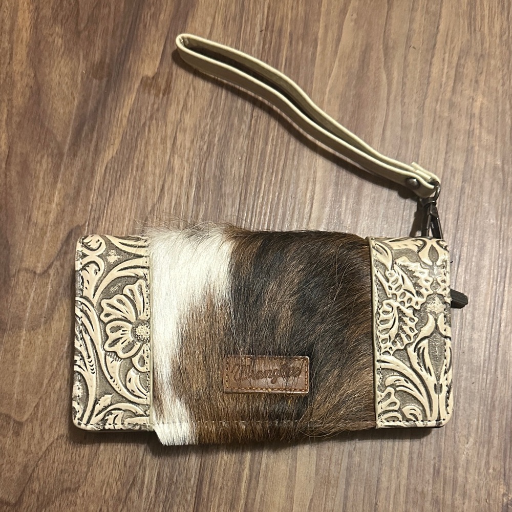 Wrangler Floral Cowhide Wristlet - Cream and Brown
